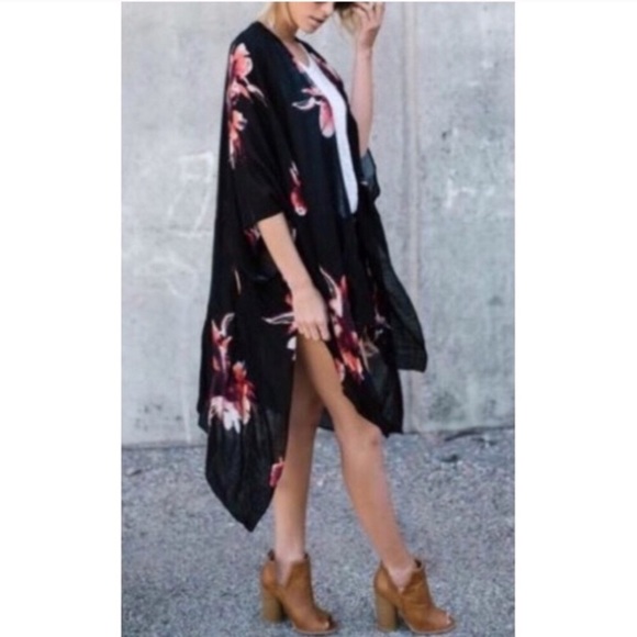 One left! 🌺black floral kimono🌺 - Picture 8 of 8